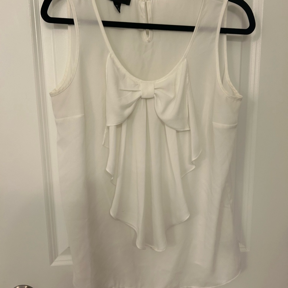 AB Studio White Sleeveless Blouse with Bow Detail – Size Medium